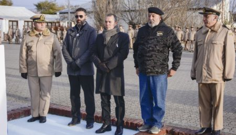 Álvarez: “Hoy se hace un reconocimiento a la Prefectura Naval Argentina por su acto de heroísmo”