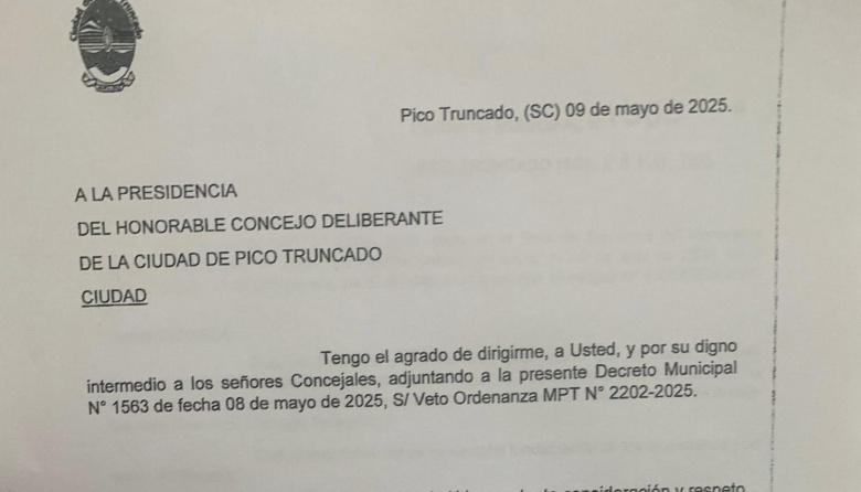 El intendente vetó un proyecto para instalar un lomo de burro en la esquina de Saavedra y Pellegrini, a pesar de reclamos vecinales y reiterados accidentes.