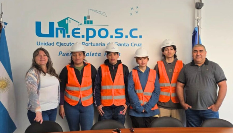 ESTUDIANTES DE BIOLOGÍA MARINA REALIZAN PASANTÍAS EN EL PUERTO CALETA PAULA