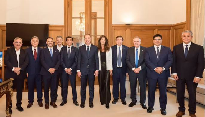 La Casa Rosada quiere reunir a los gobernadores para aceitar el diálogo y negociar las próximas reformas