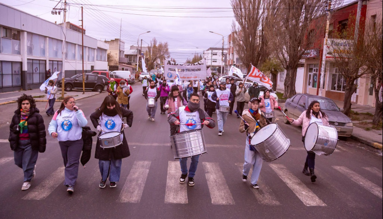 SANTA CRUZ NO PUEDE HIPOTECAR SU FUTURO SIN RESPUESTAS CLARAS
