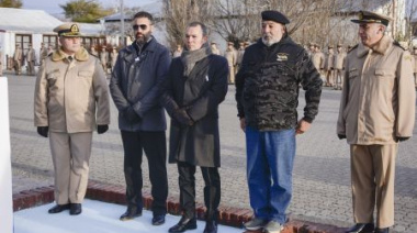 Álvarez: “Hoy se hace un reconocimiento a la Prefectura Naval Argentina por su acto de heroísmo”