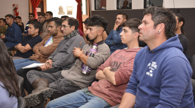 TRABAJADORES DE SERVICIOS PÚBLICOS SE CAPACITAN EN SISTEMAS DE VÁLVULAS Y CONTROL HIDRÁULICO