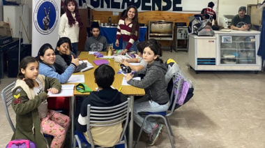 Taller gratuito de inglés y apoyo escolar: una iniciativa solidaria que acompaña a las familias de Pico Truncado