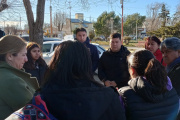 Vecinos y representantes acompañan a la Escuela de Danzas "Raices Festivaleras" ante desalojo arbitrario