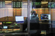 Mercados: cayeron las acciones y rebotaron los bonos argentinos después del traspié electoral del Gobierno